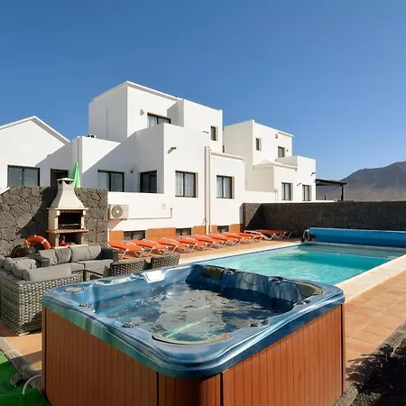 Playa Blanca Sleeps 10 Pool Air Con Wifi Willa Playa Blanca (Lanzarote)