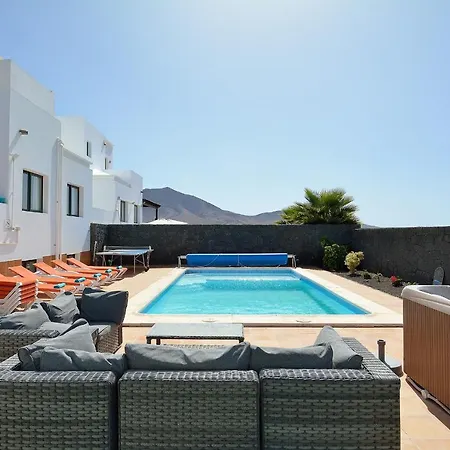 Playa Blanca Sleeps 10 Pool Air Con Wifi Playa Blanca (Lanzarote)