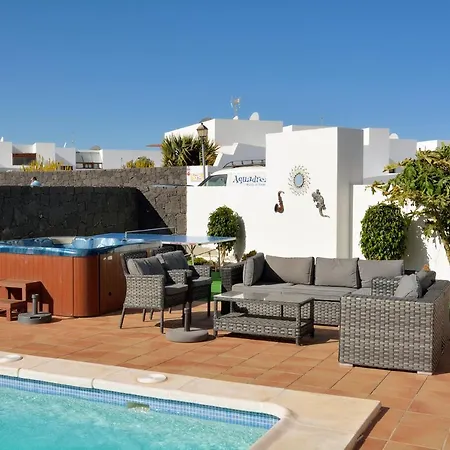 Playa Blanca Sleeps 10 Pool Air Con Wifi Willa Playa Blanca (Lanzarote)